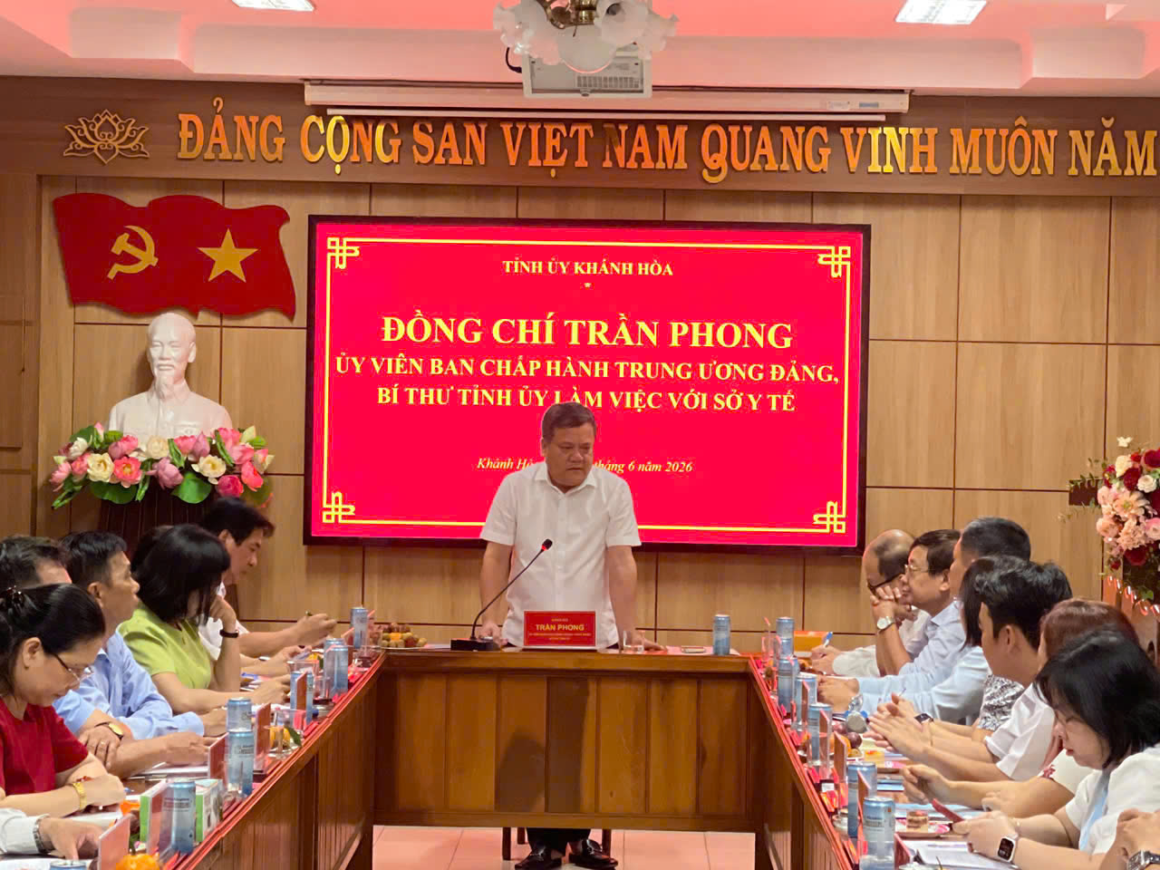 Bí thư Tỉnh ủy Khánh Hòa Trần Phong làm việc với Sở Y tế